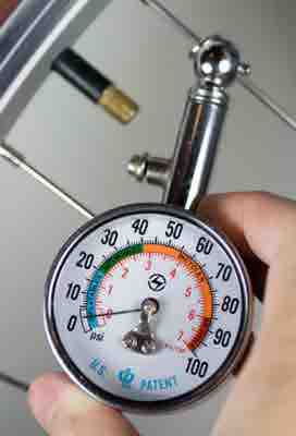 Can You Use a Car Tire Pressure Gauge on a Bike